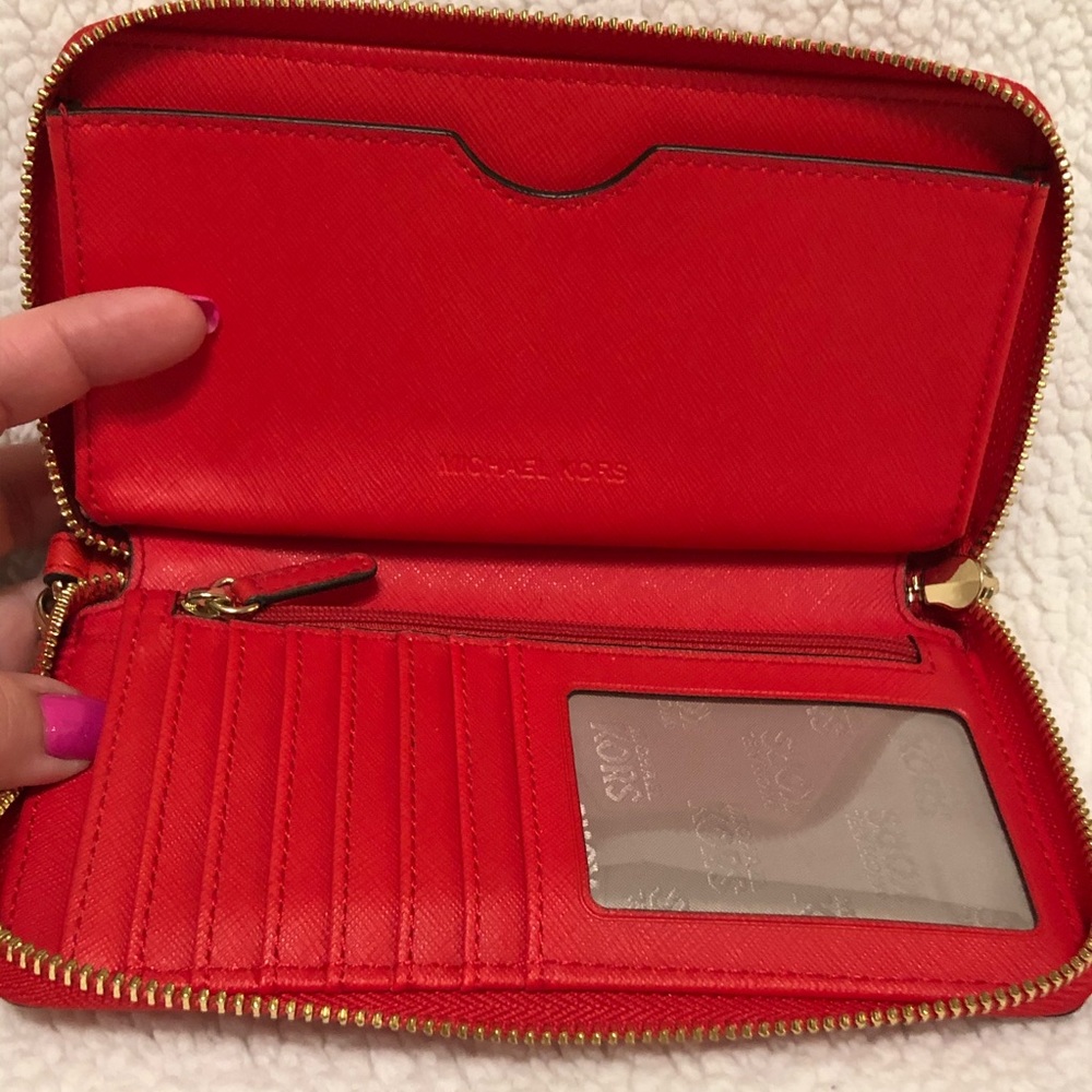 Michael Kors Wristlet - Picture 4 of 8